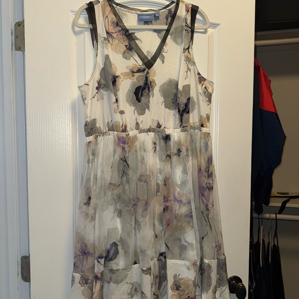 Floral Sleeveless Dress - Cream and Gray